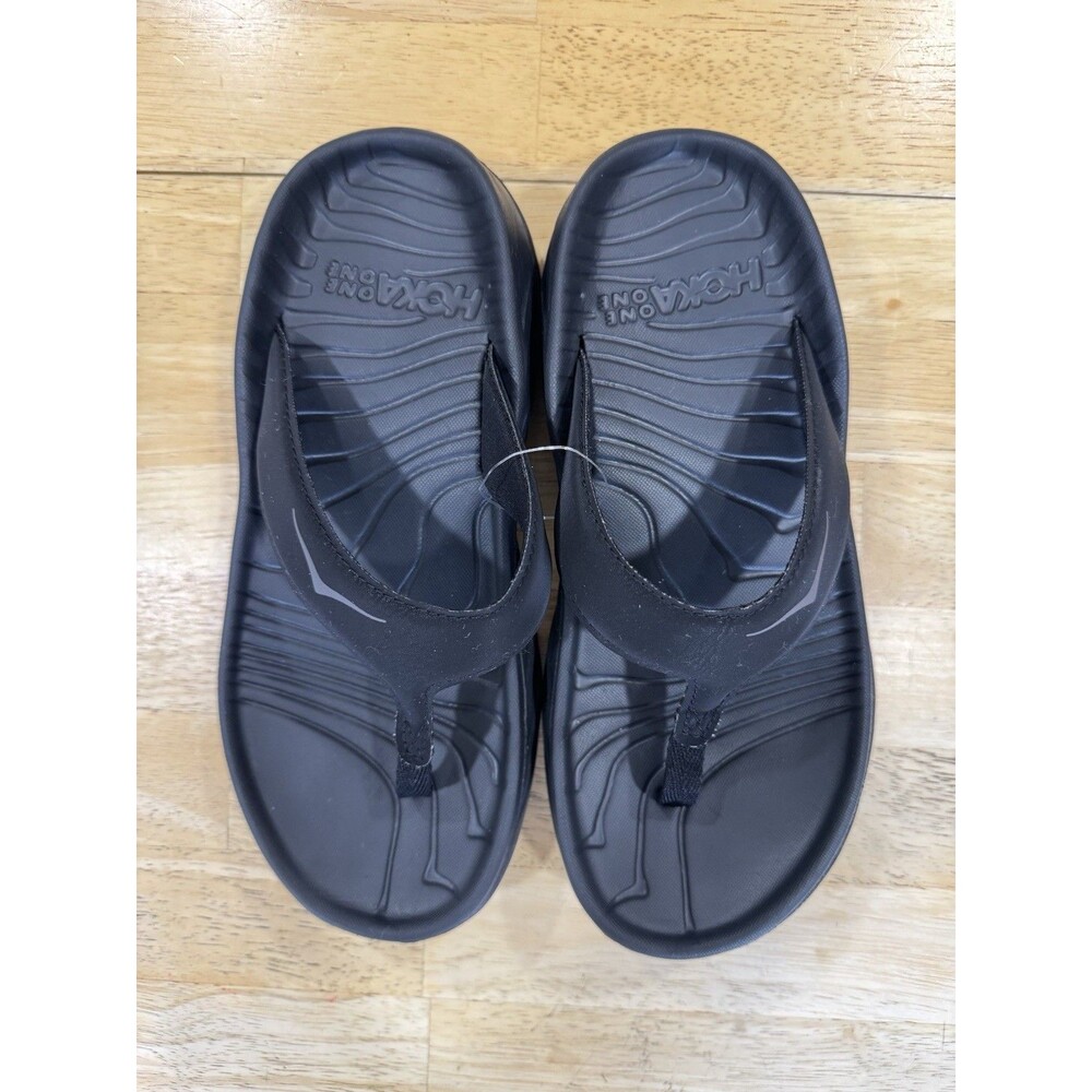 Hoka One Women’s Ora Recovery Sandals Size 7 Black Flip Thong Comfort Vegan EUC - Picture 2 of 8